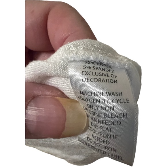 A lovely top by Ann Taylor Loft in size medium petite - Picture 5 of 6